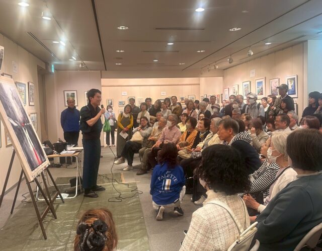 【画塾展2日目】塾長ライブペインティング披露！水彩に秘められた素晴らしい可能性とは？会場の皆さんとの意見交換も盛り上がりました！